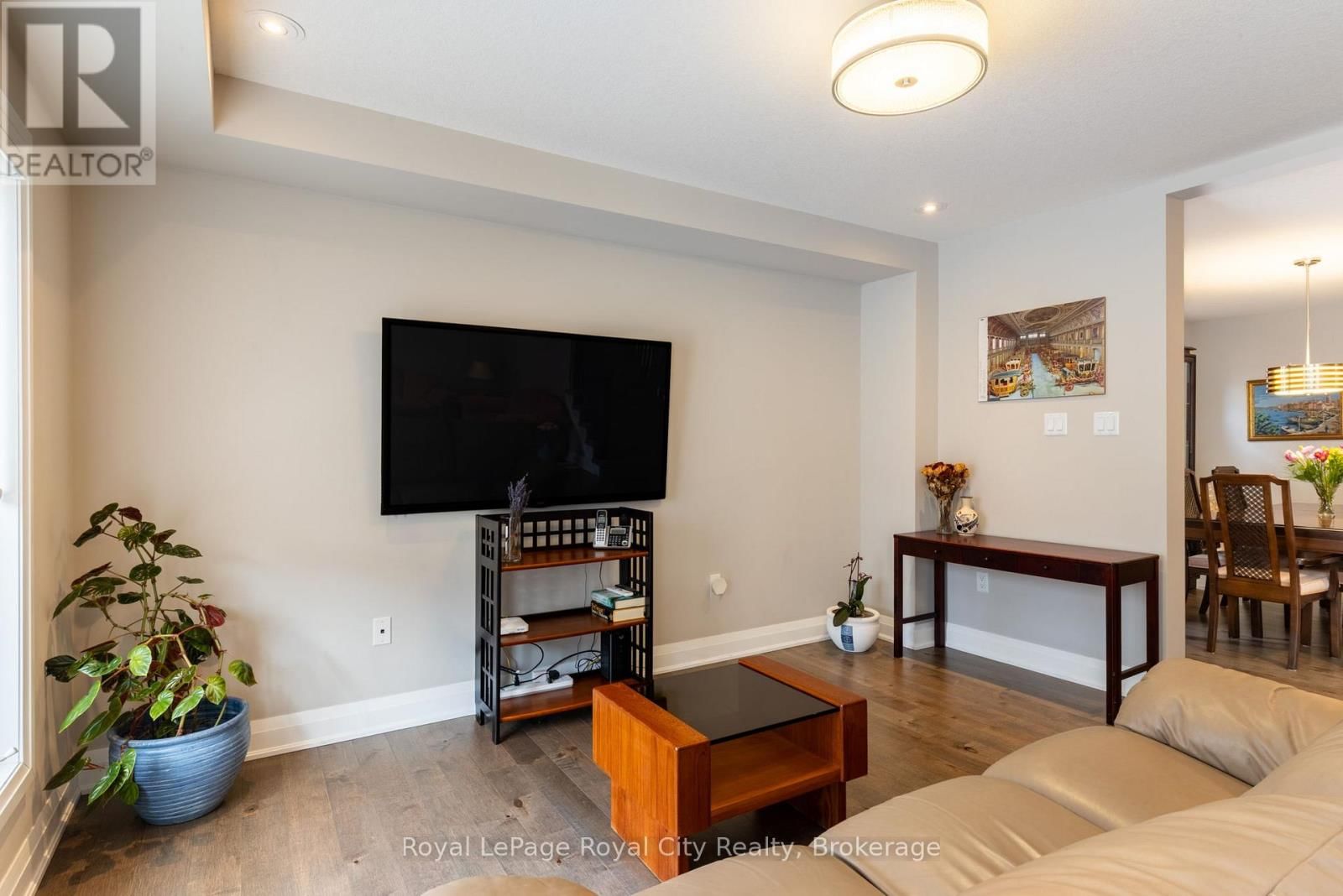 65 ABERDEEN STREET Image 18