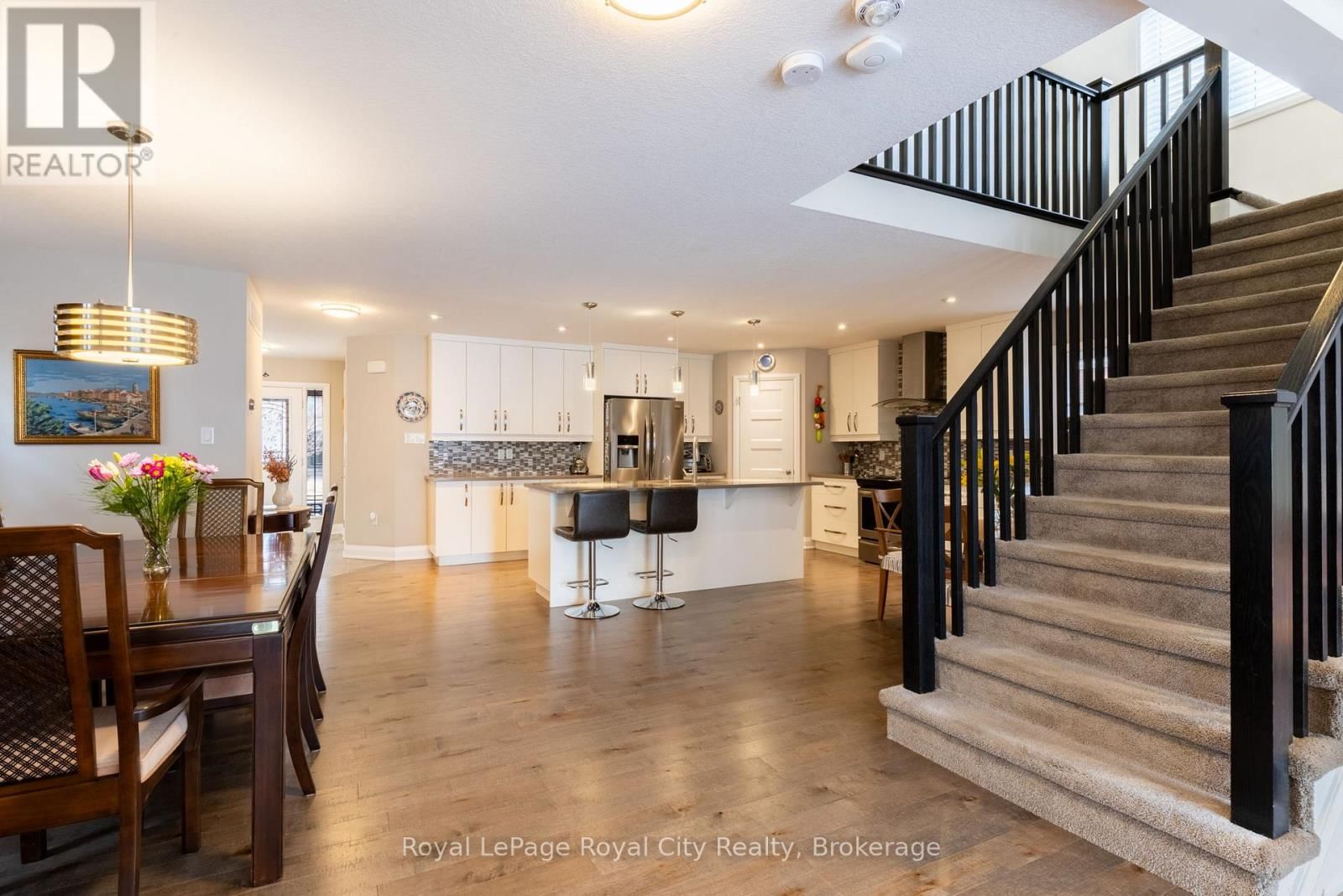 65 ABERDEEN STREET Image 20