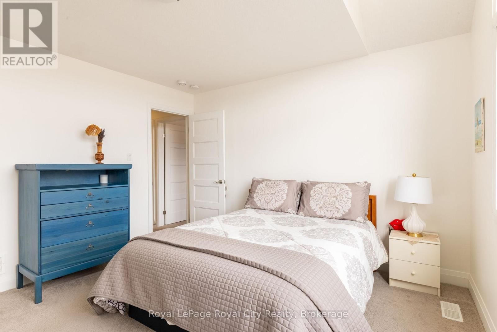 65 ABERDEEN STREET Image 28