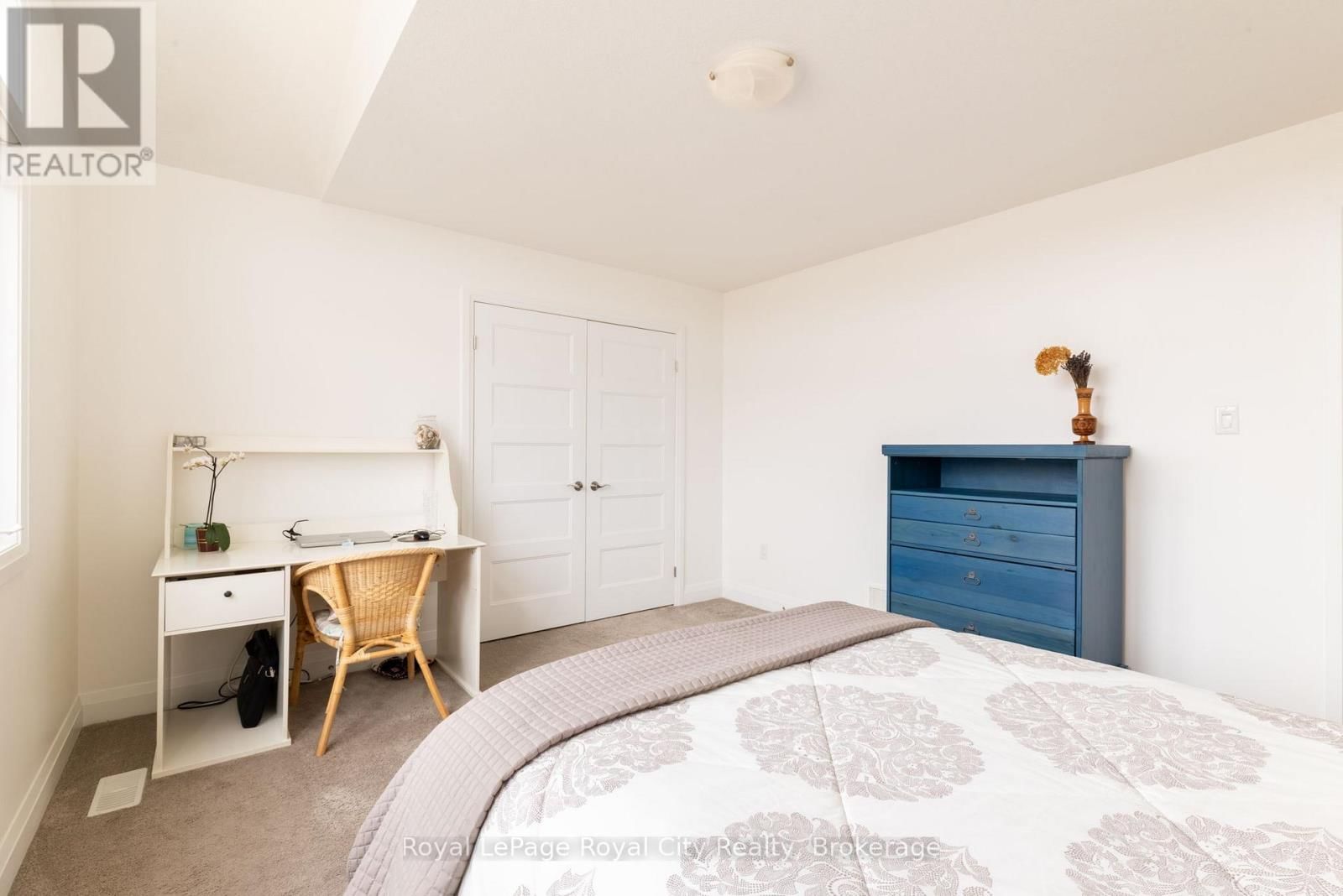 65 ABERDEEN STREET Image 29