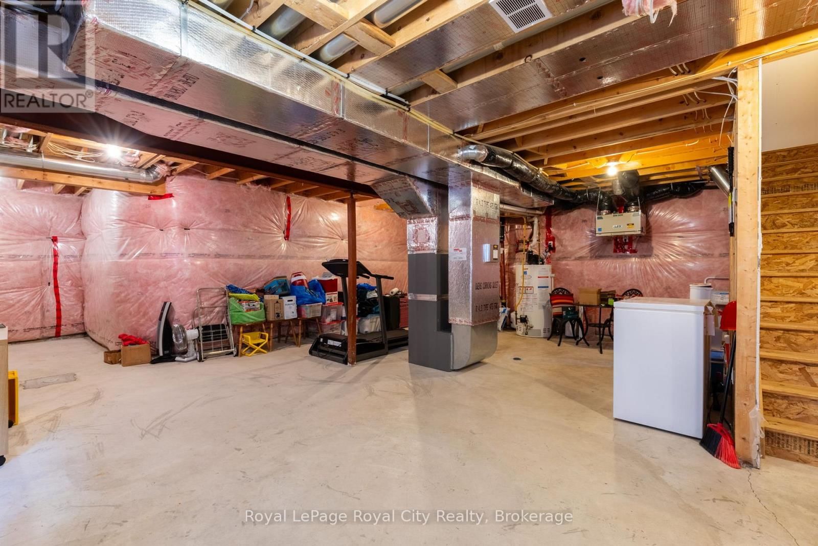 65 ABERDEEN STREET Image 38