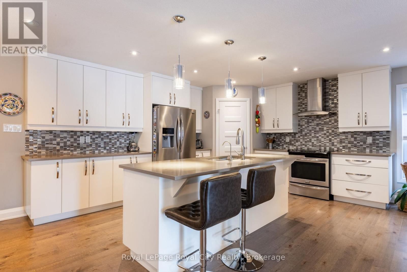 65 ABERDEEN STREET Image 6