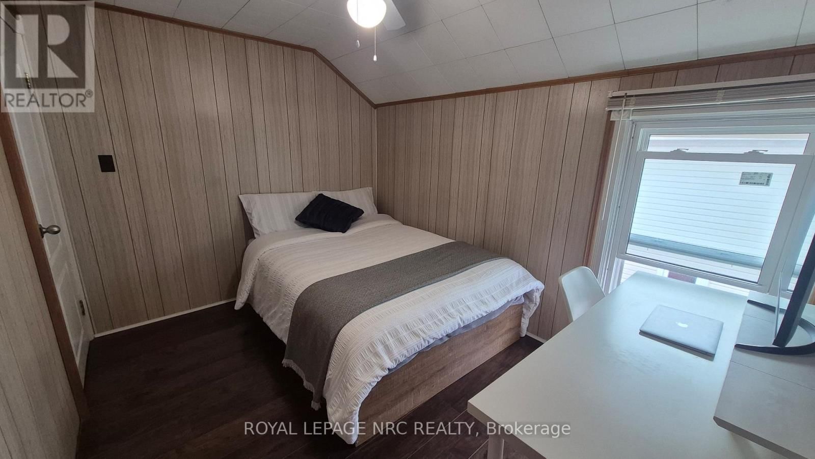 4593 PARK STREET Image 15