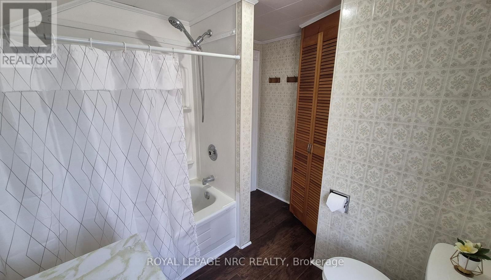 4593 PARK STREET Image 18