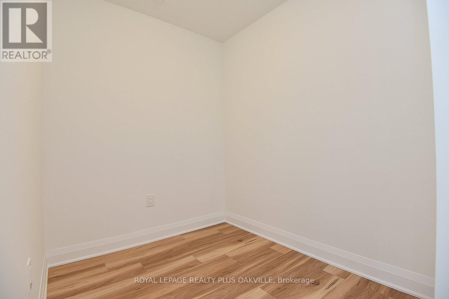 211 - 1936 RYMAL ROAD Image 20