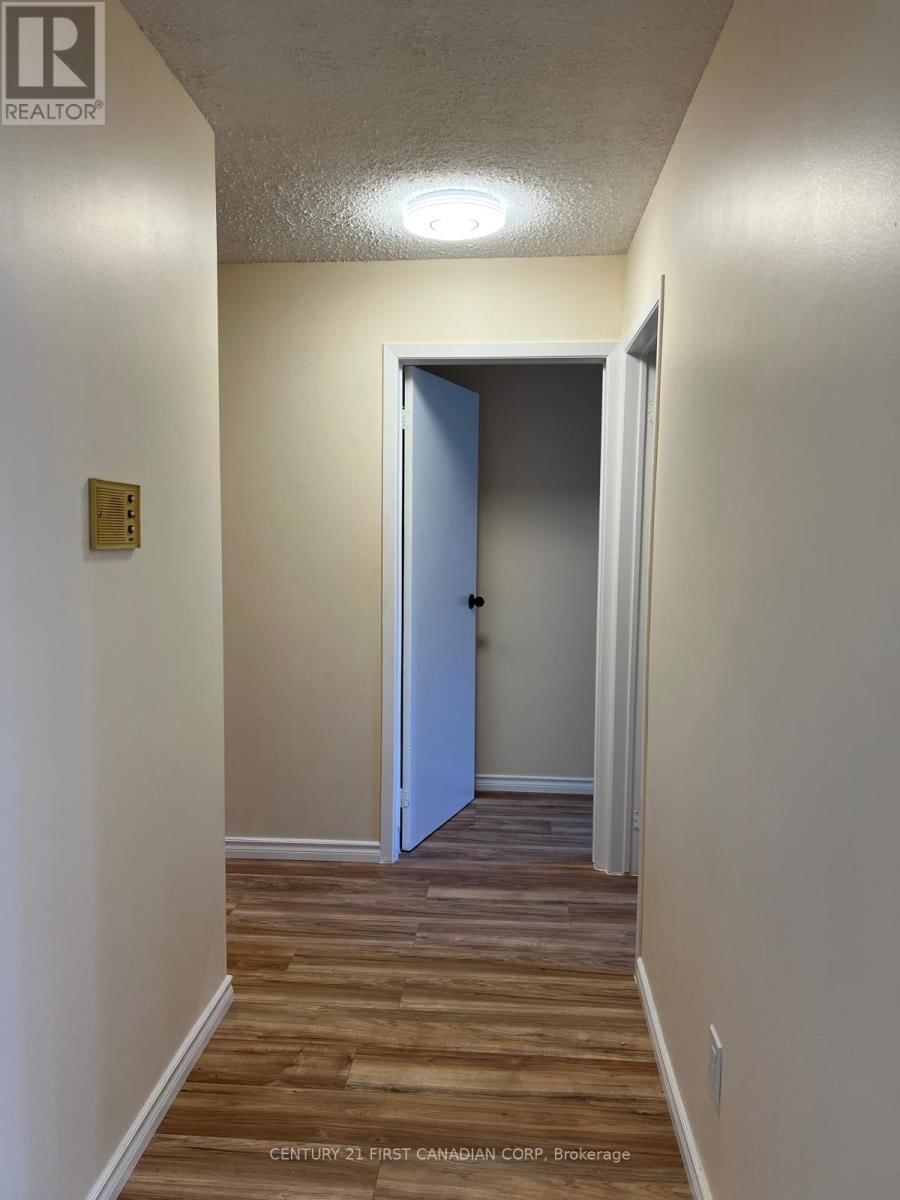 53 - 1096 JALNA BOULEVARD Image 14