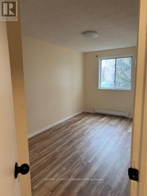 53 - 1096 JALNA BOULEVARD Image 16