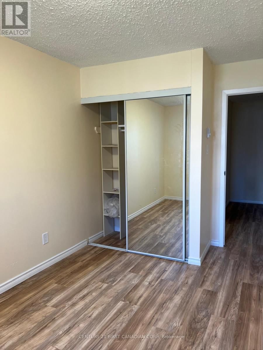 53 - 1096 JALNA BOULEVARD Image 23