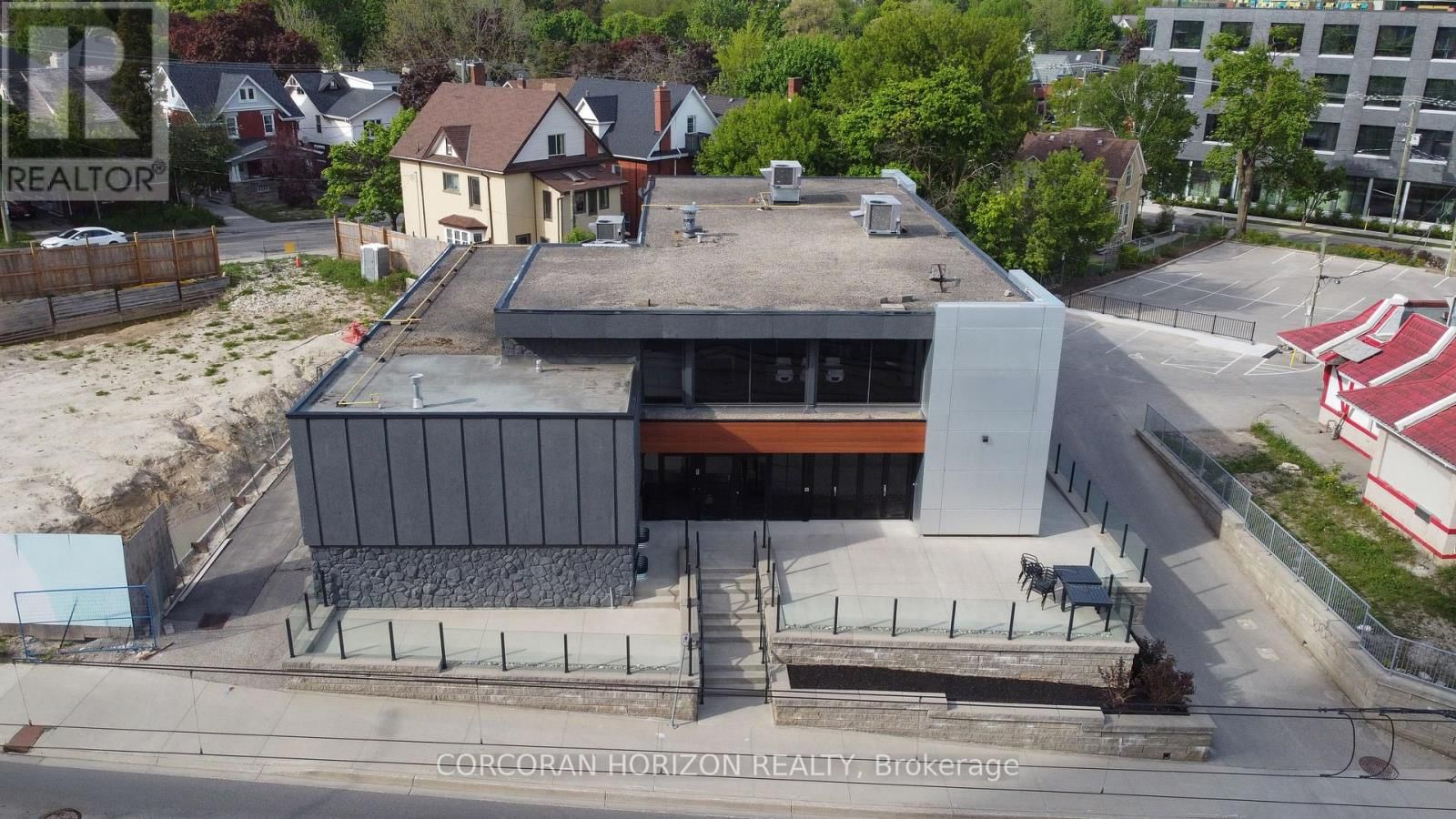 618 KING STREET WEST Image 3