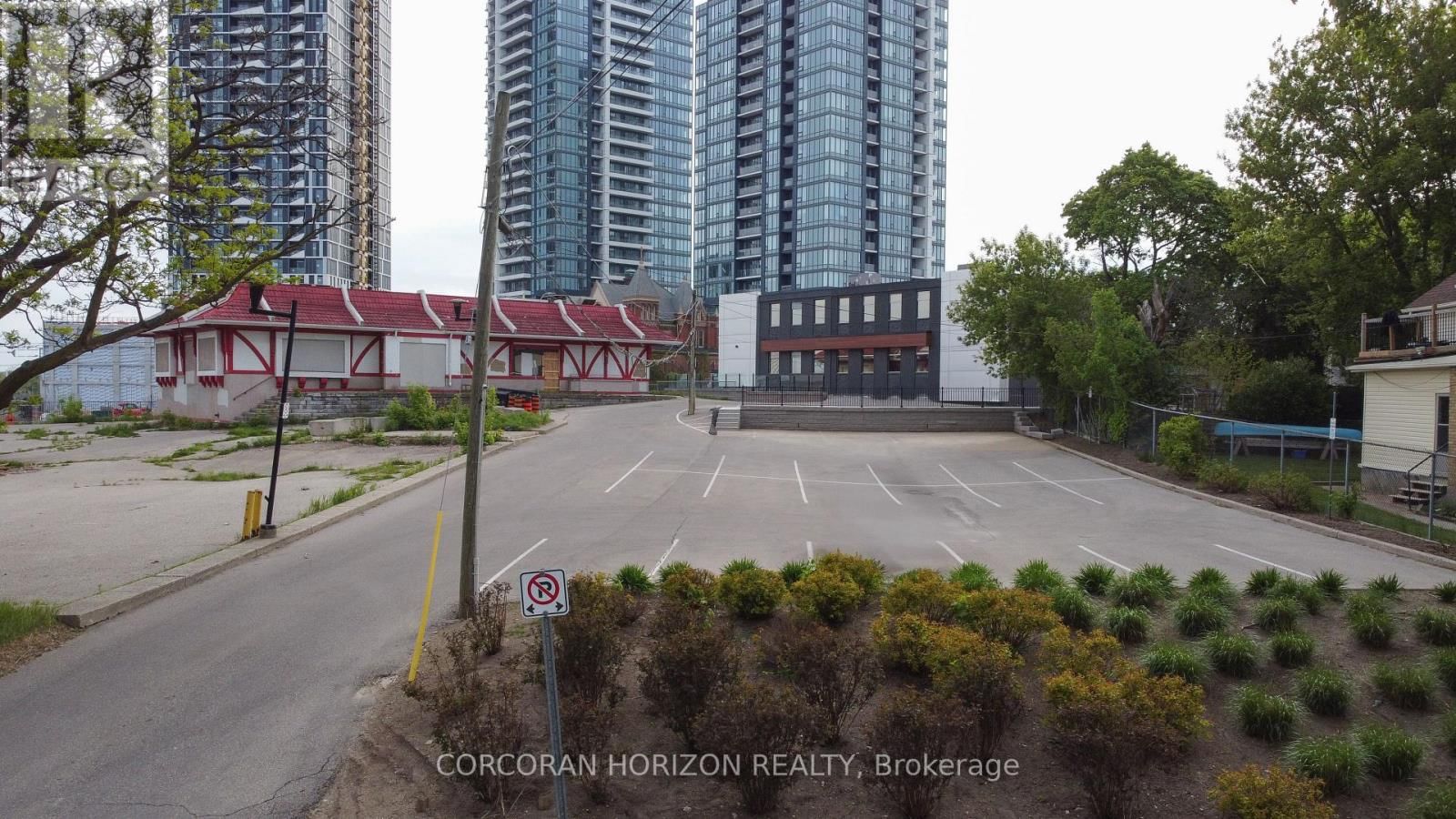 618 KING STREET WEST Image 45