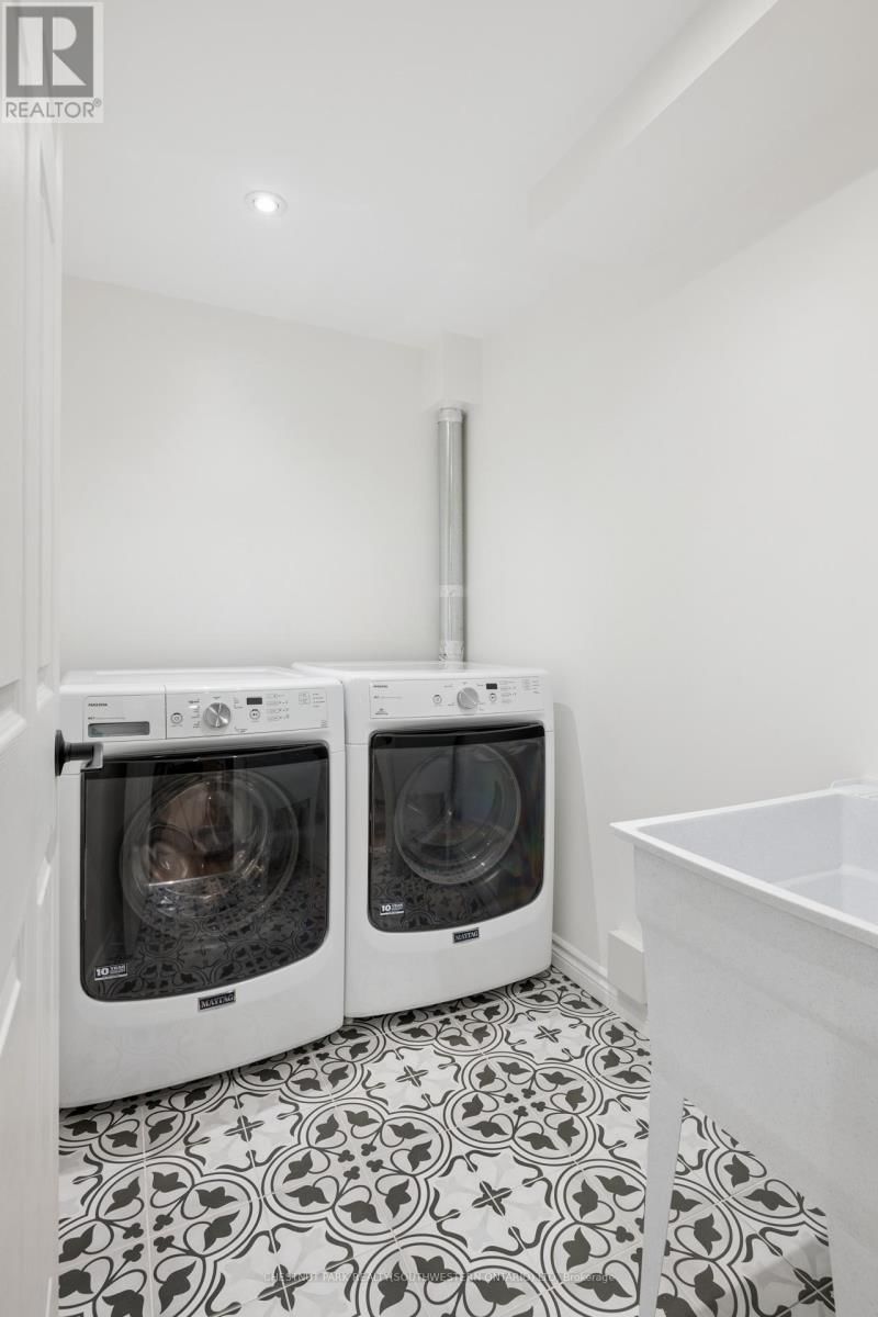 72 COPPER LEAF STREET Image 40