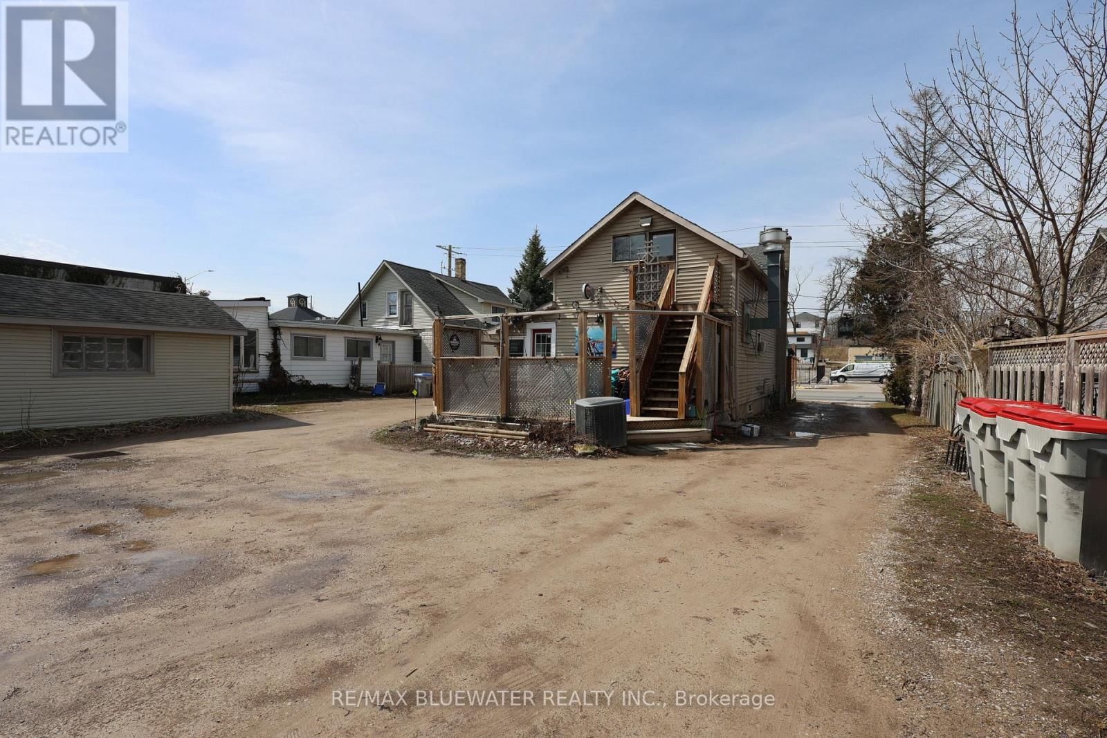 18 ONTARIO STREET NORTH Image 16