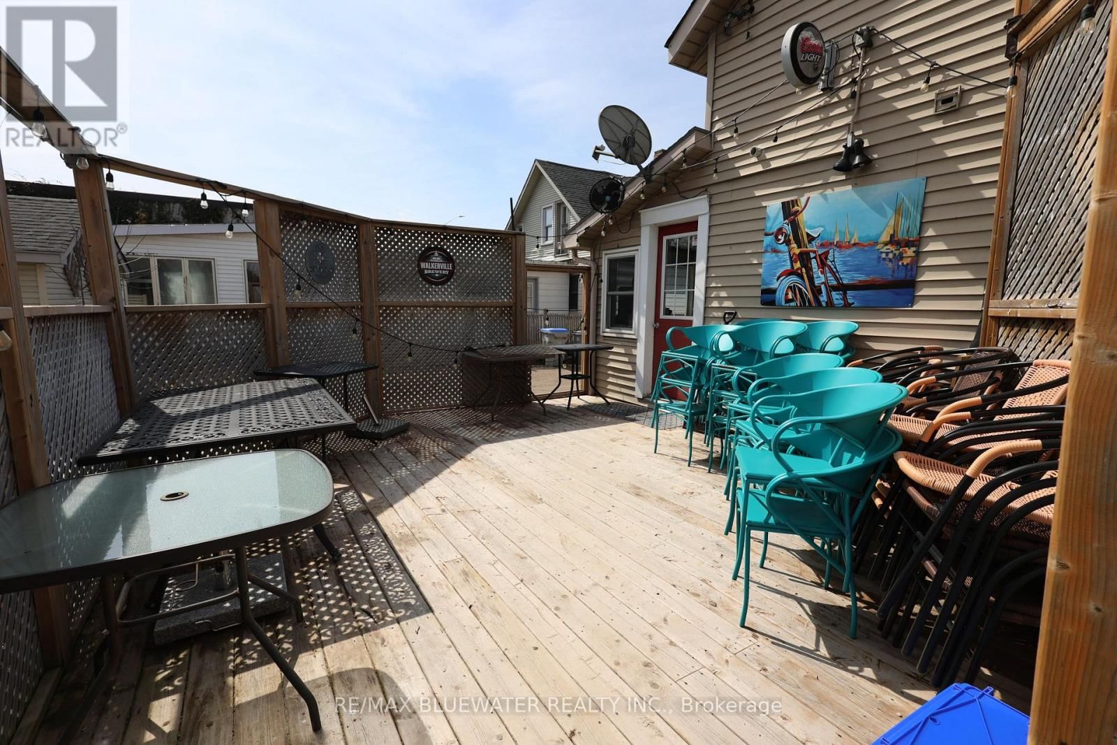 18 ONTARIO STREET NORTH Image 8