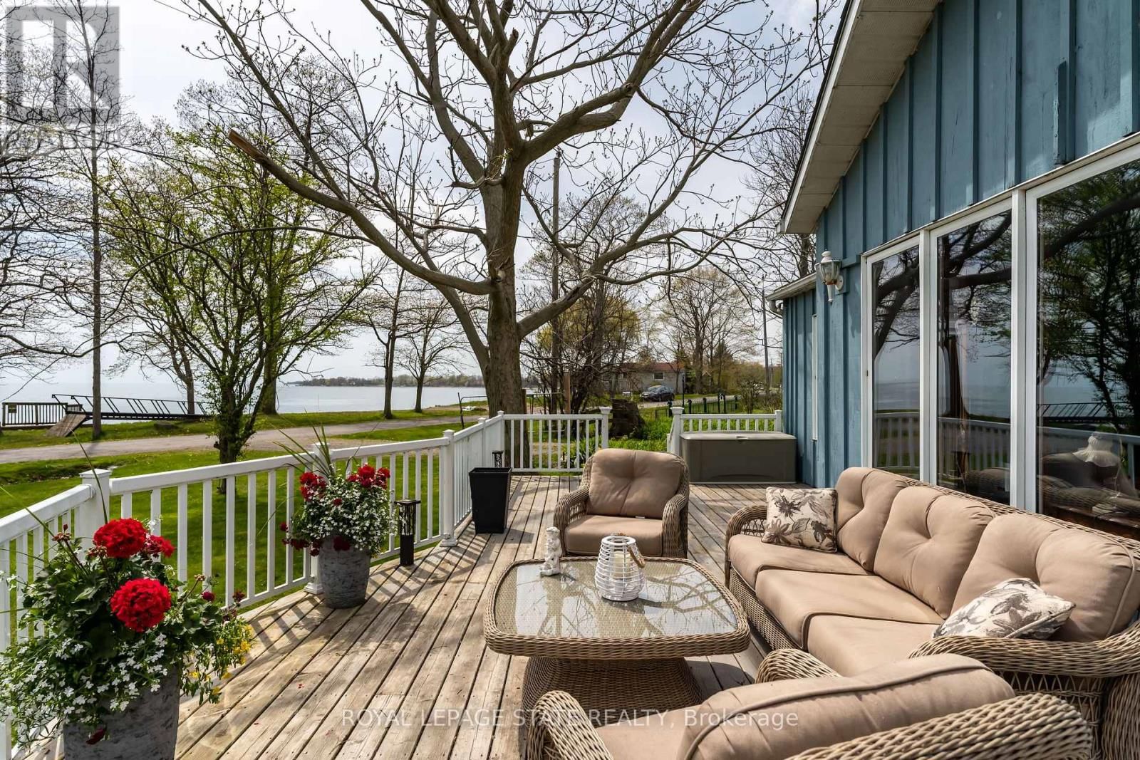 557 EDGEWATER PLACE Image 14