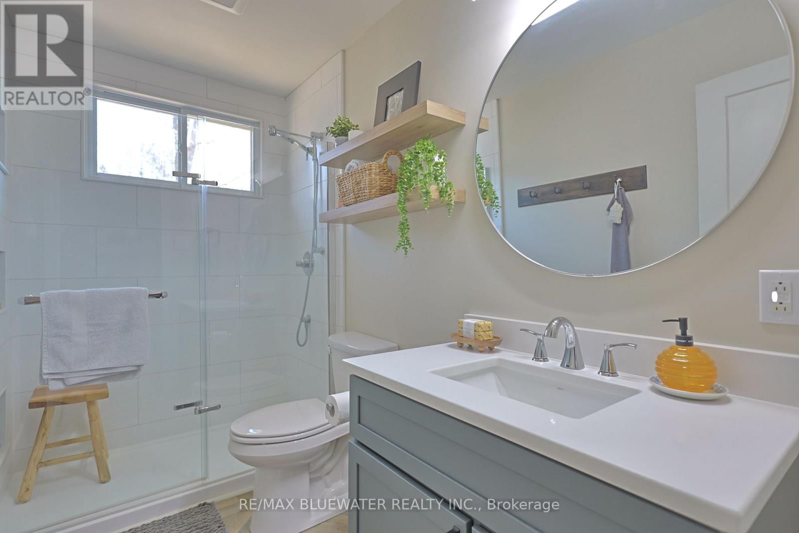 5333 BROADVIEW AVENUE Image 27