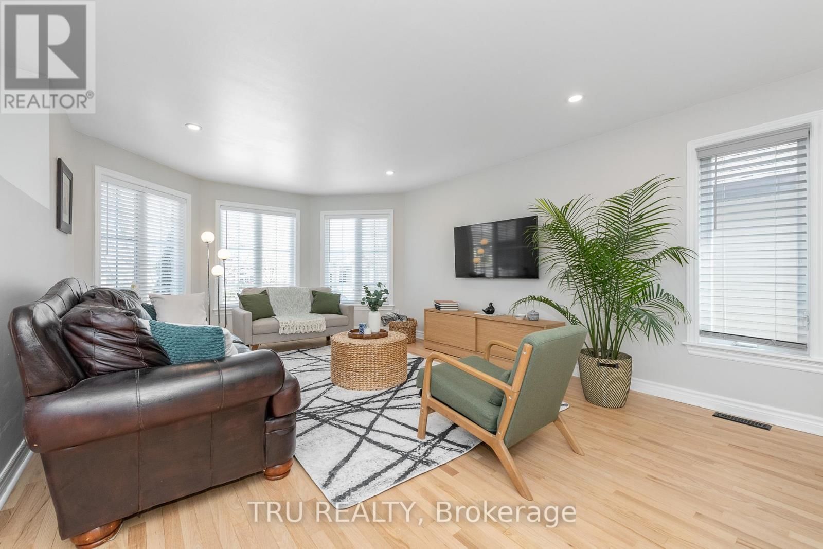 52 SOUTH INDIAN DRIVE Image 7