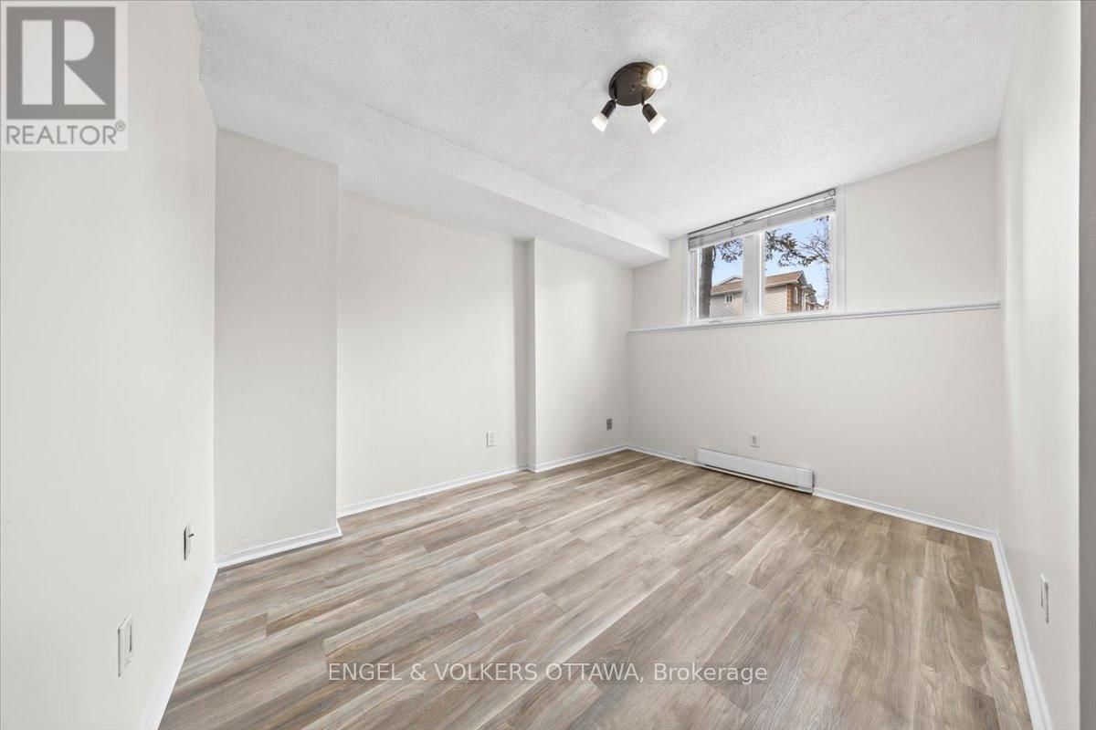 A - 6748 JEANNE D'ARC BOULEVARD NORTH Image 20