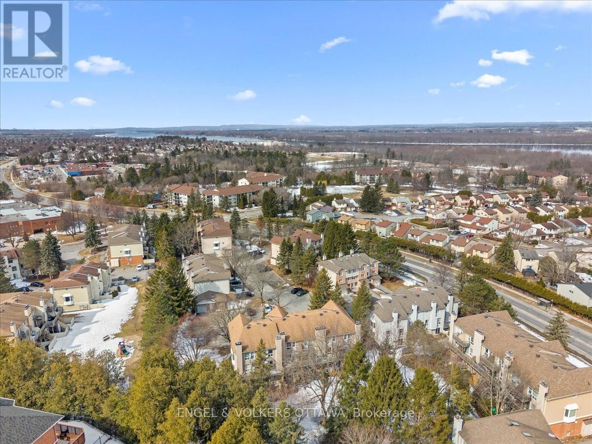 A - 6748 JEANNE D'ARC BOULEVARD NORTH Image 23