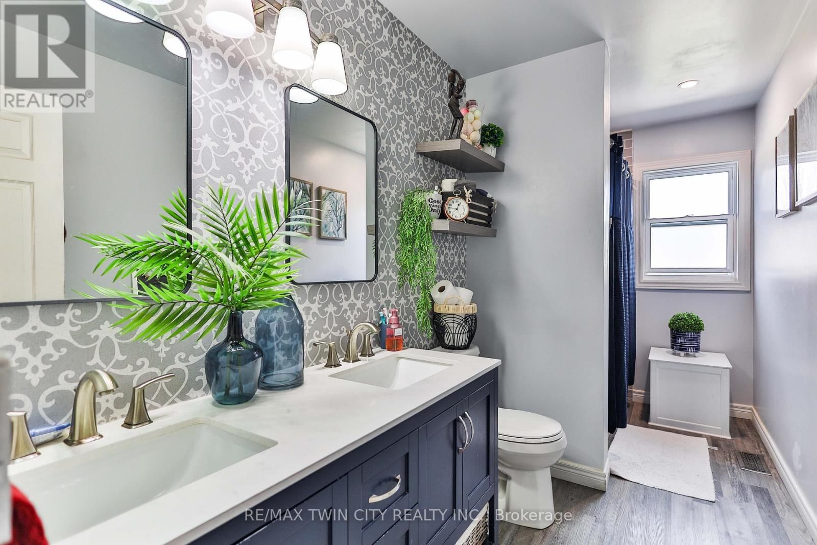 3 OLIVER COURT Image 14