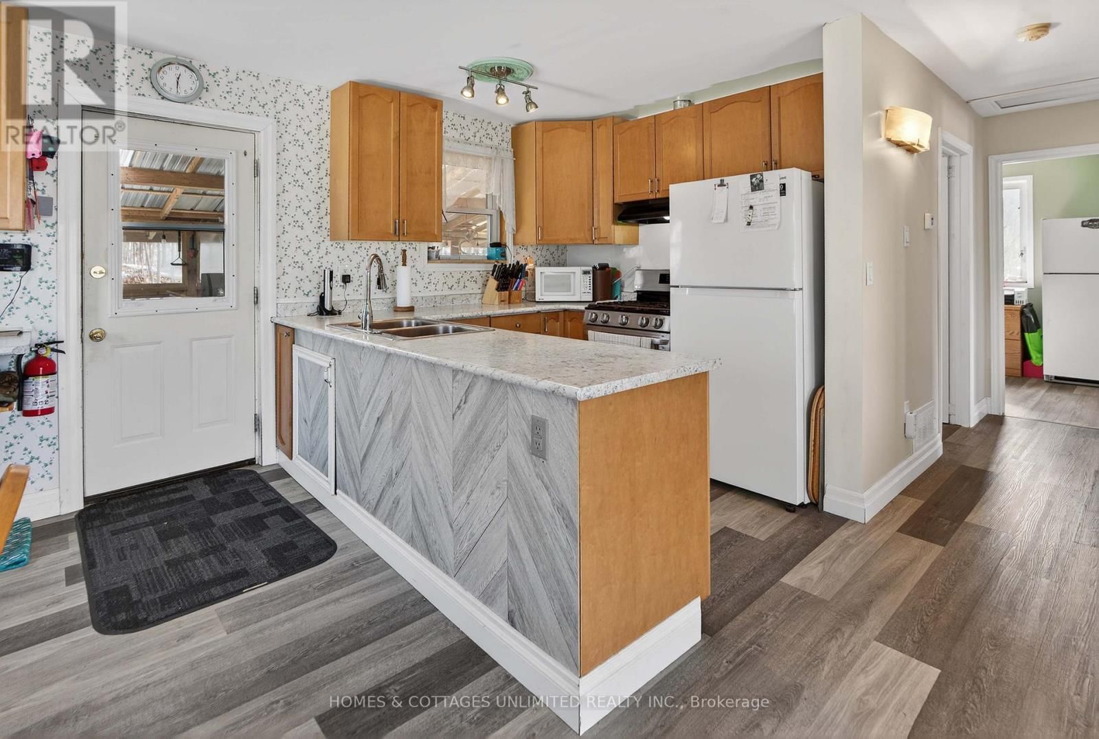 3049 RIVER ROAD Image 14