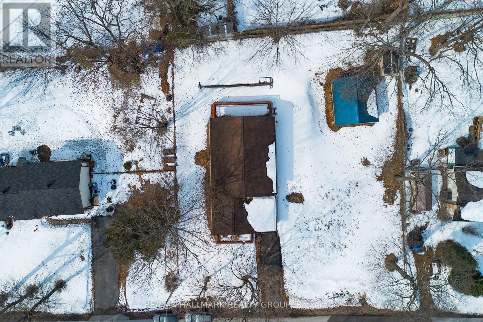 135 WOODS ROAD Image 24