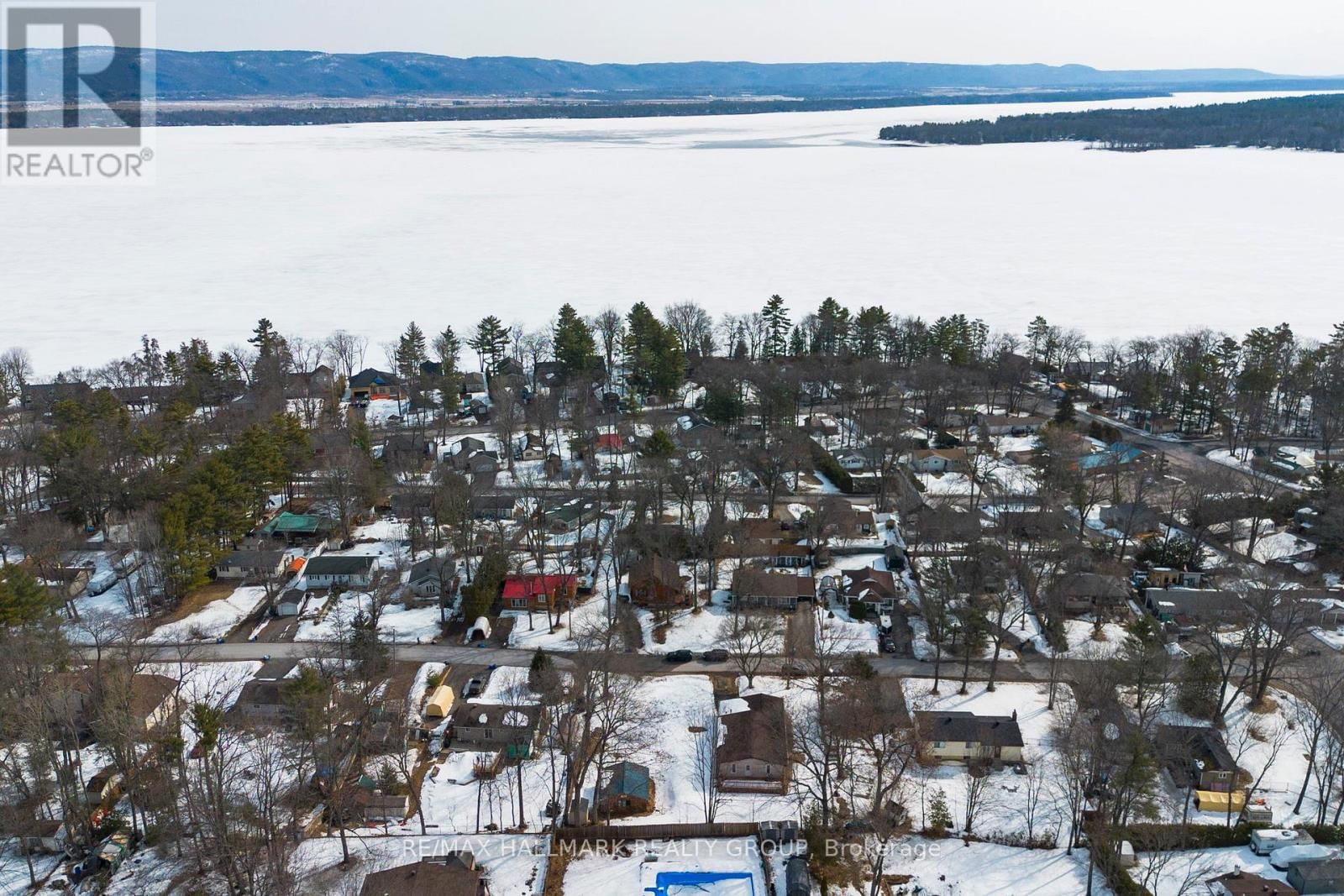 135 WOODS ROAD Image 25