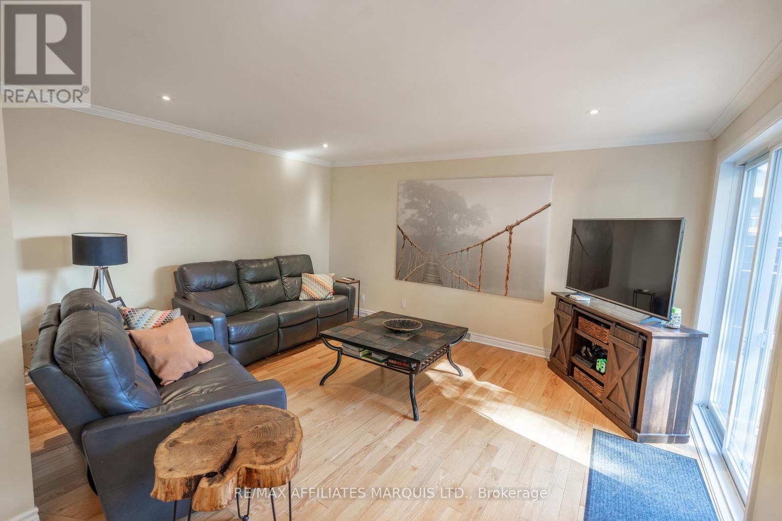 865 CHELSEA CRESCENT Image 14