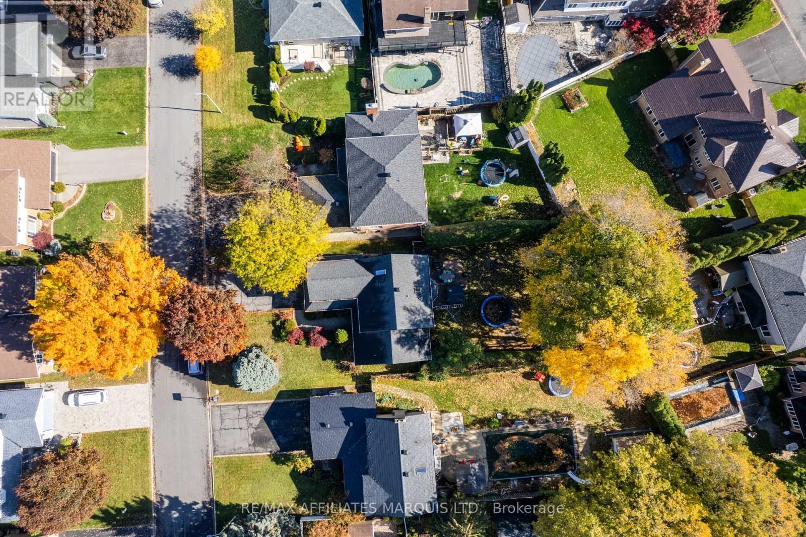 865 CHELSEA CRESCENT Image 39