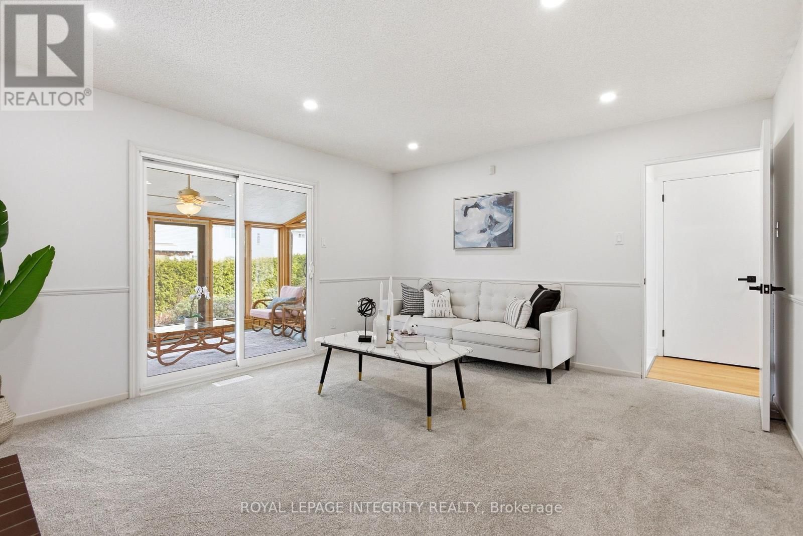 1019 DRIFTWOOD CRESCENT Image 16