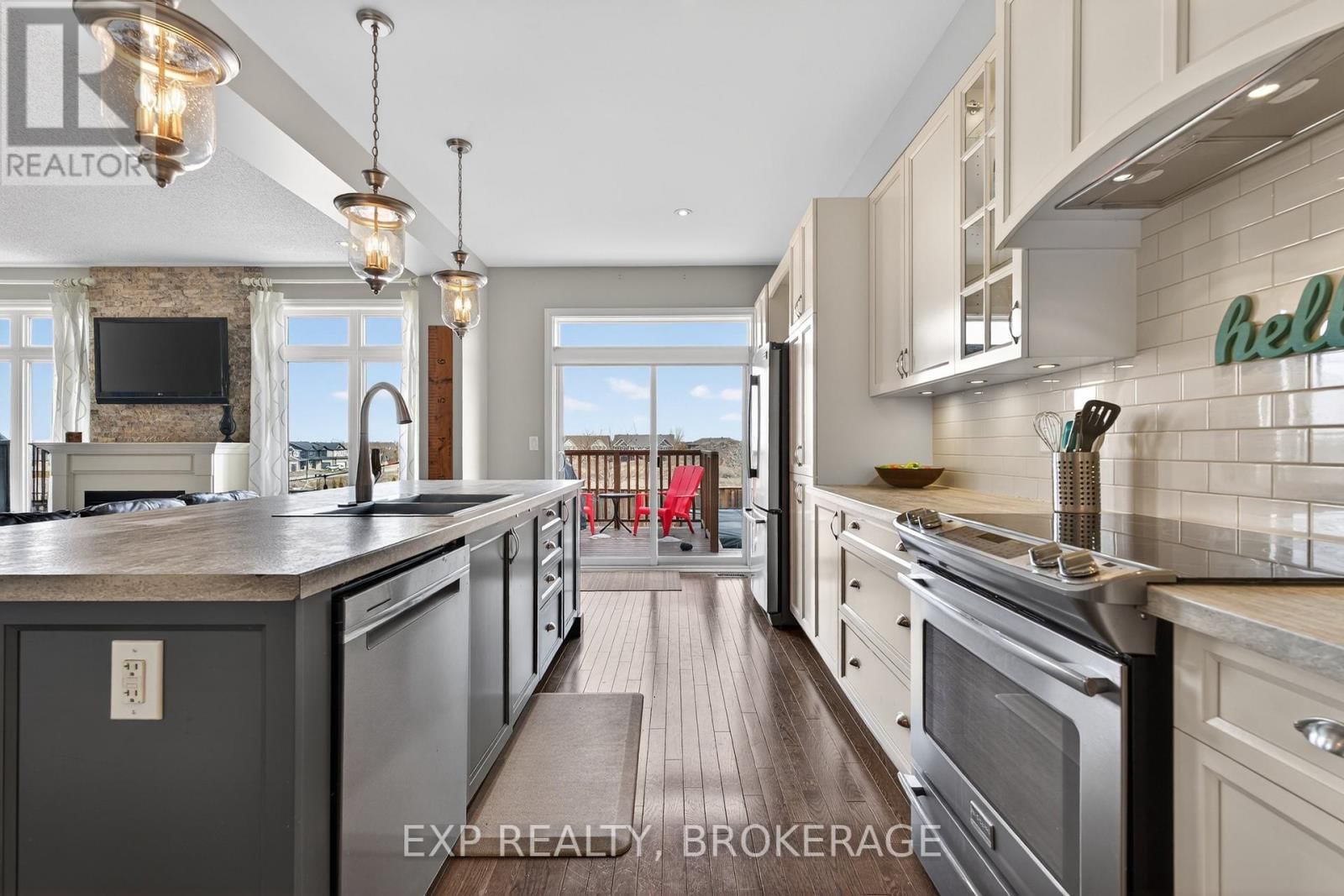 1140 ESCALA CRESCENT Image 13