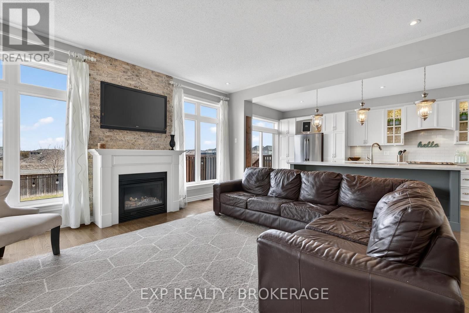 1140 ESCALA CRESCENT Image 9