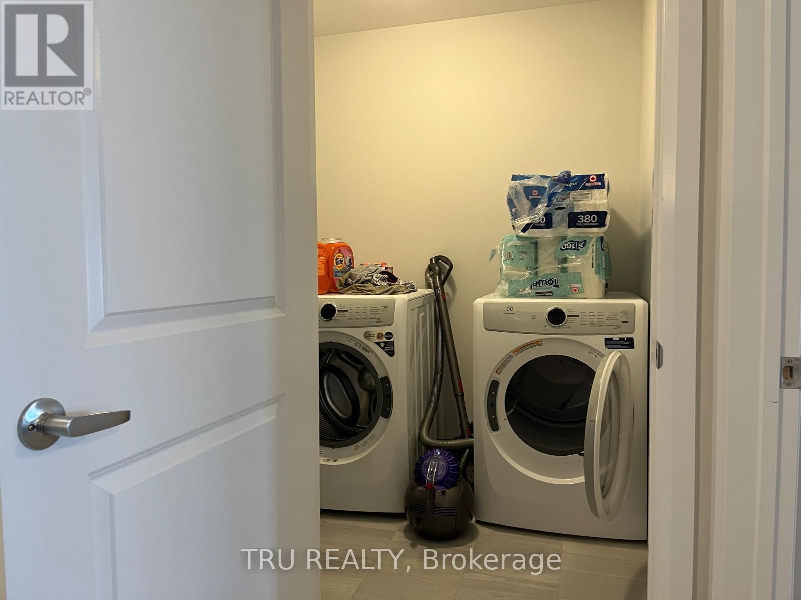 919 ATHENRY COURT Image 28