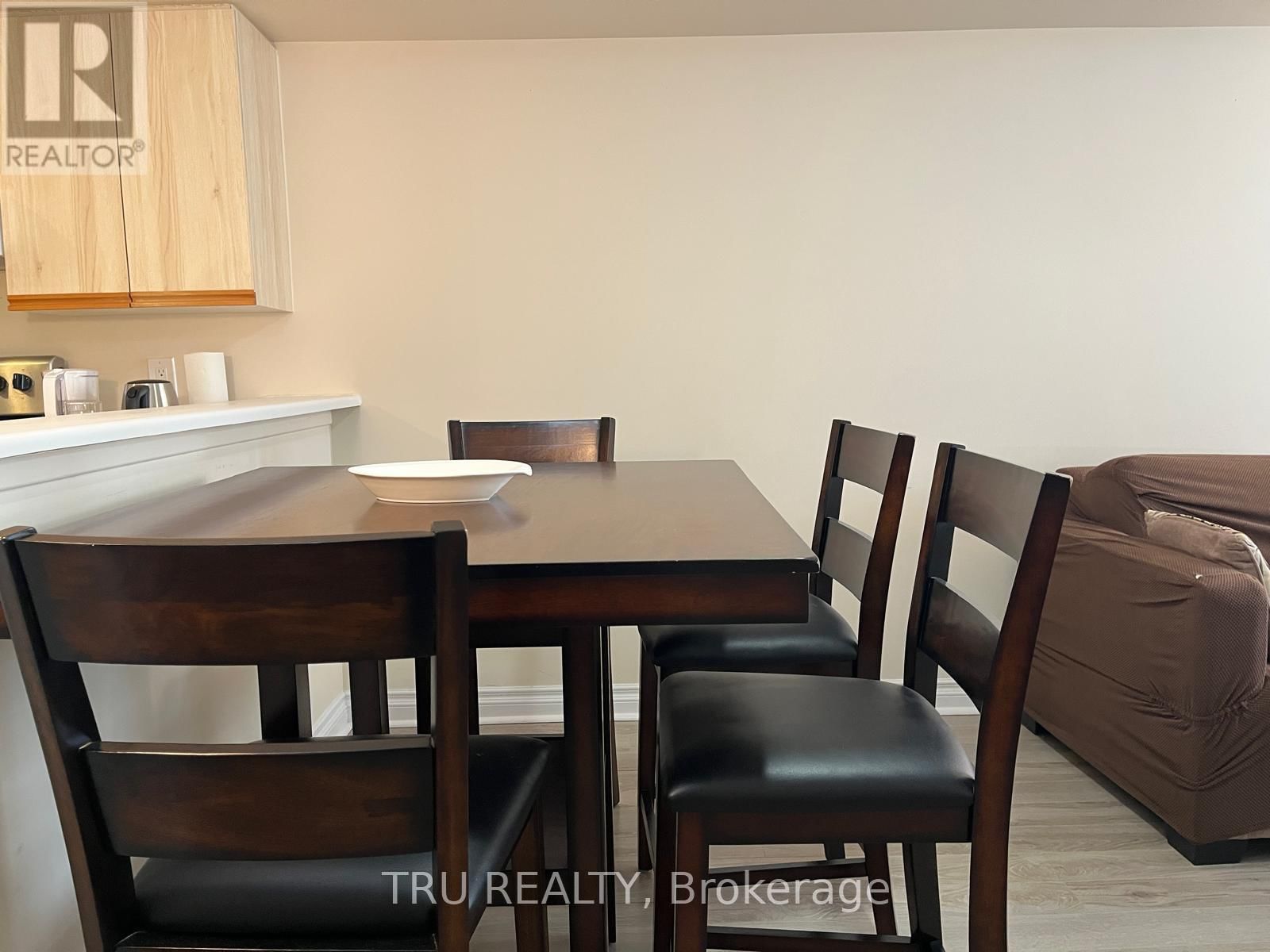 718 - 1025 GRENON AVENUE Image 22