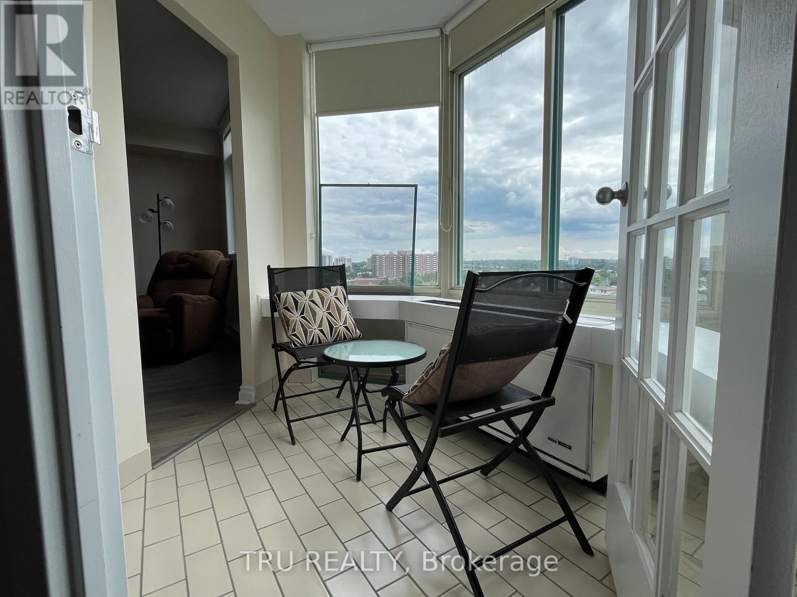 718 - 1025 GRENON AVENUE Image 23