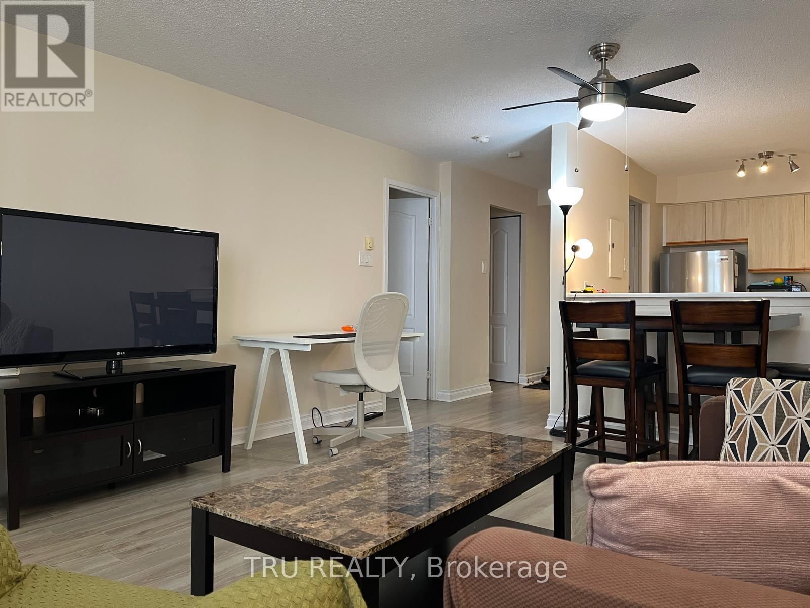 718 - 1025 GRENON AVENUE Image 26