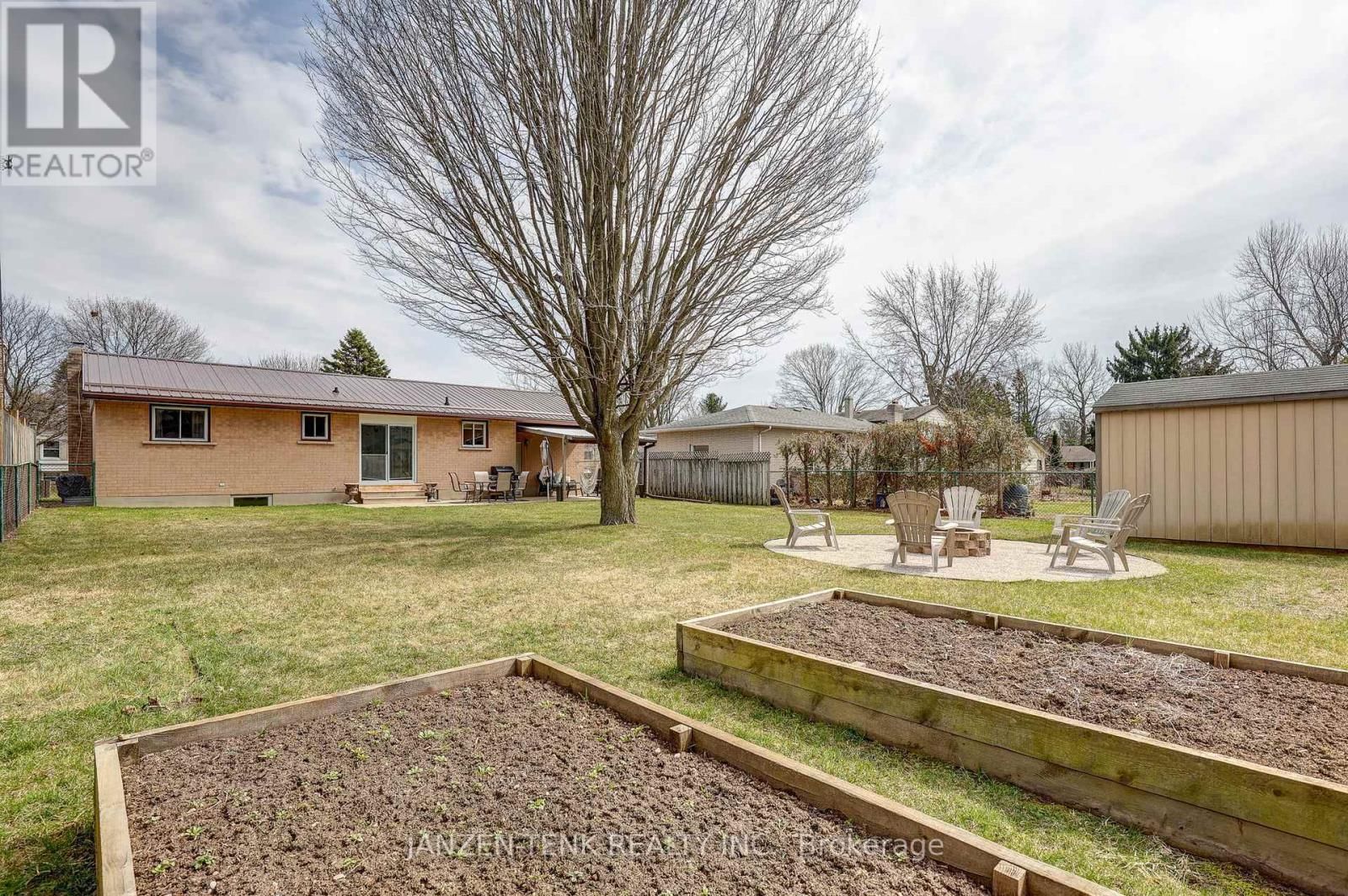 24 CENTENNIAL AVENUE Image 10