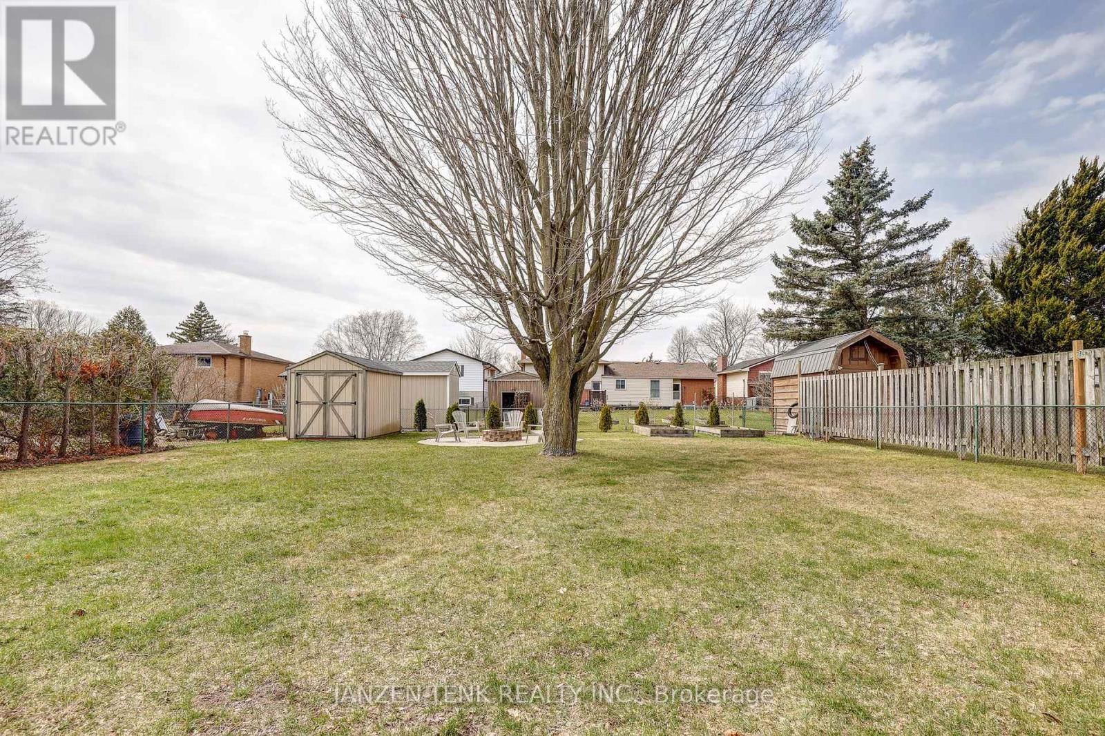 24 CENTENNIAL AVENUE Image 12