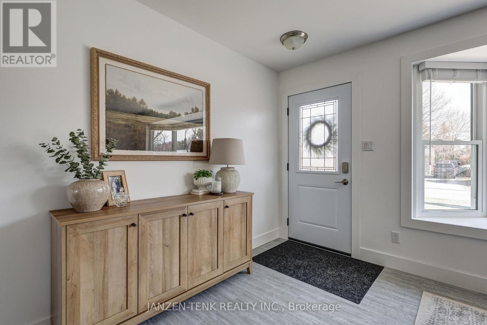 24 CENTENNIAL AVENUE Image 13