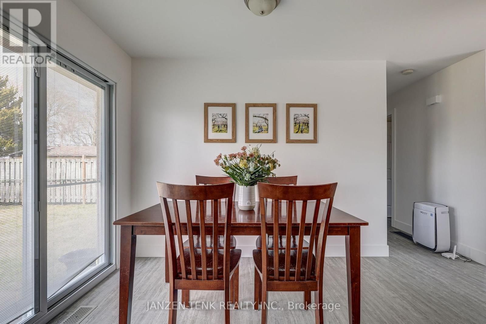 24 CENTENNIAL AVENUE Image 27