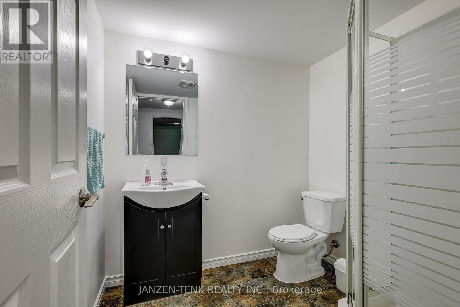 24 CENTENNIAL AVENUE Image 40