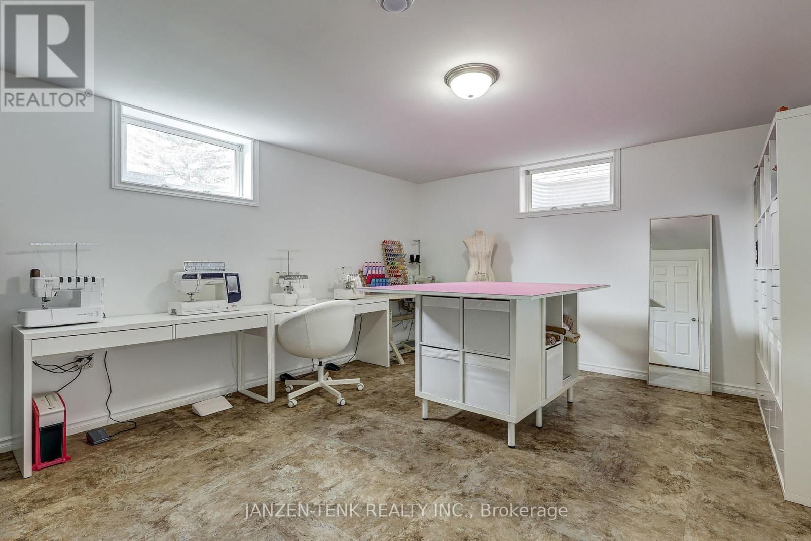 24 CENTENNIAL AVENUE Image 41