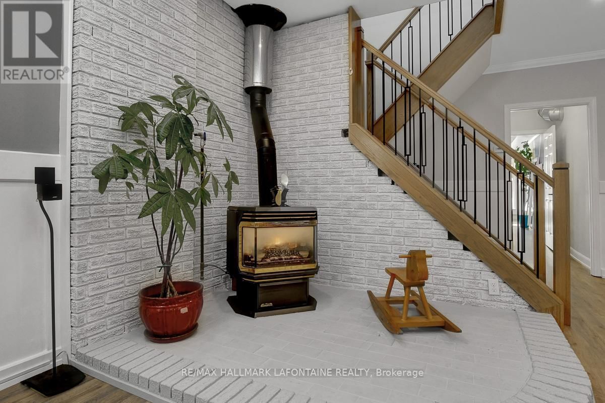 1255 LAURIER STREET Image 28