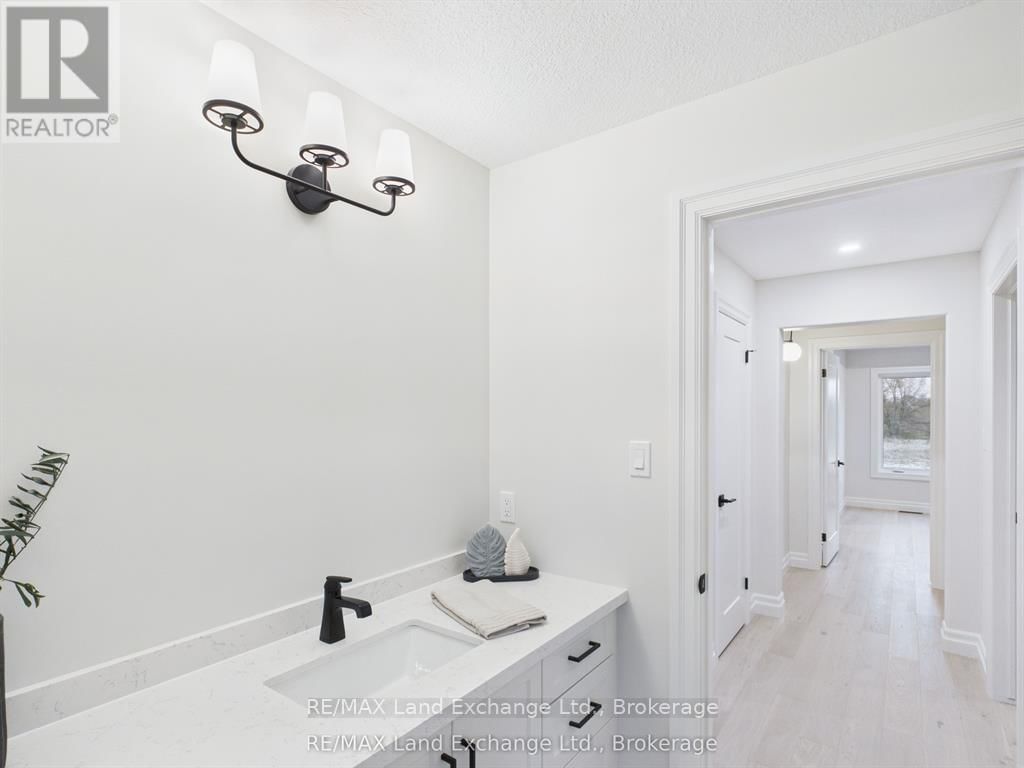 99 INVERNESS STREET NORTH Image 19