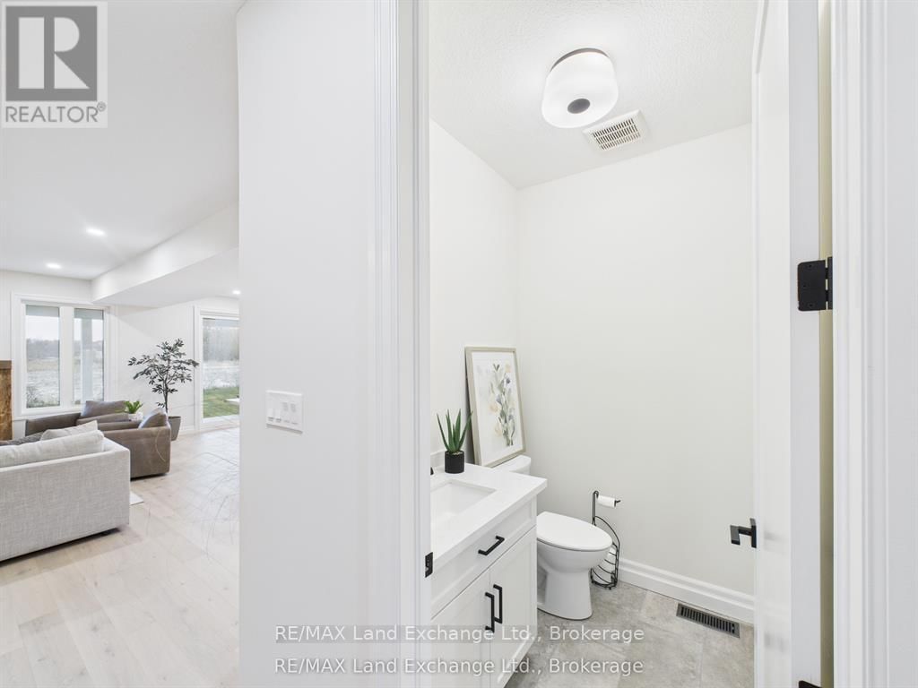 99 INVERNESS STREET NORTH Image 24