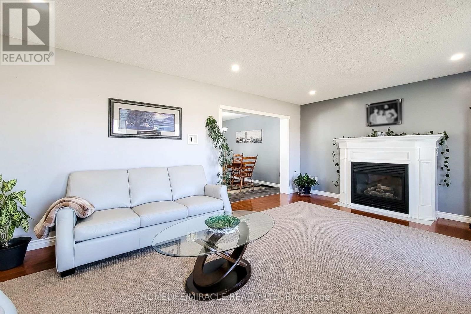 8442 SILVER STREET Image 26