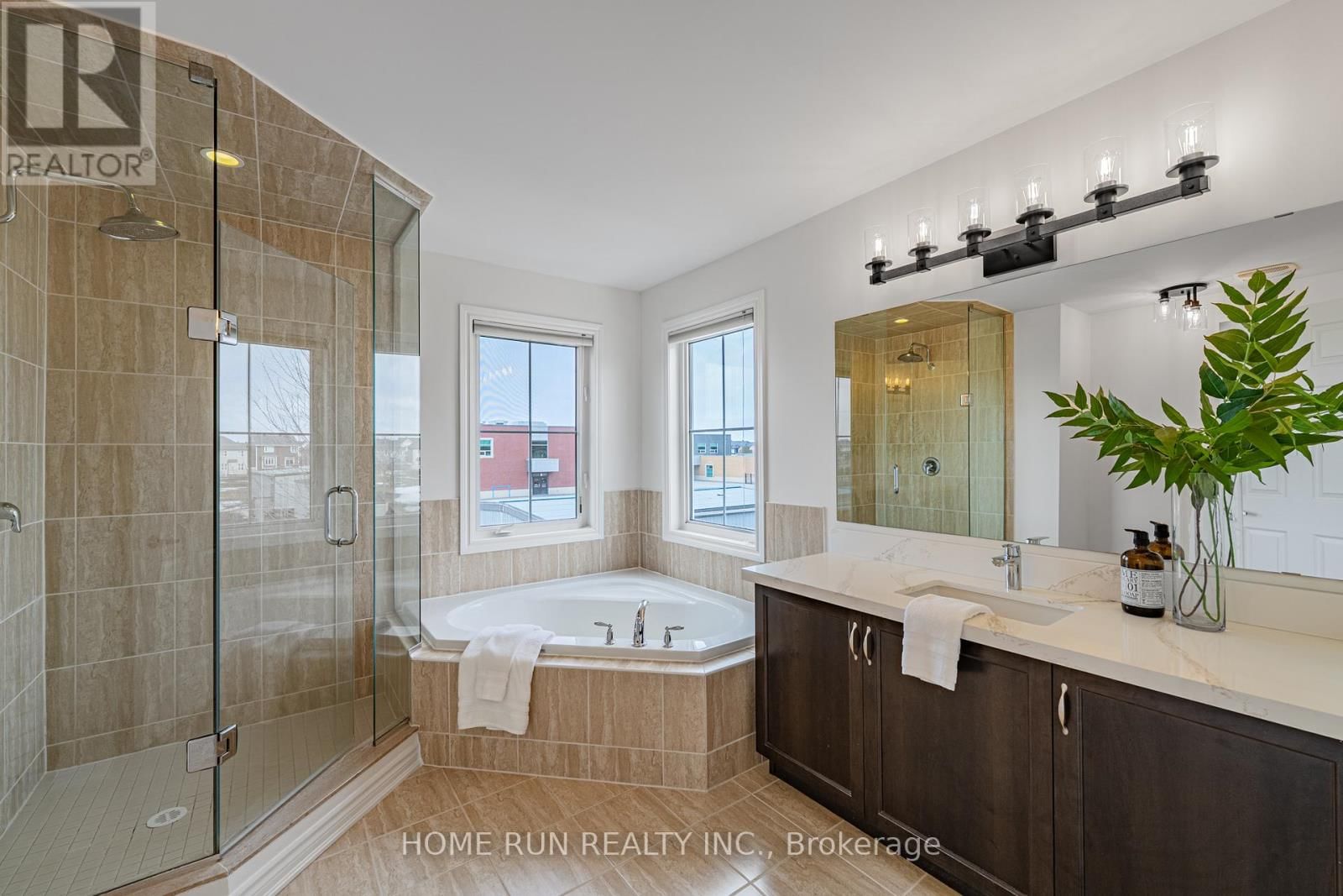 572 DUNDONALD DRIVE Image 22