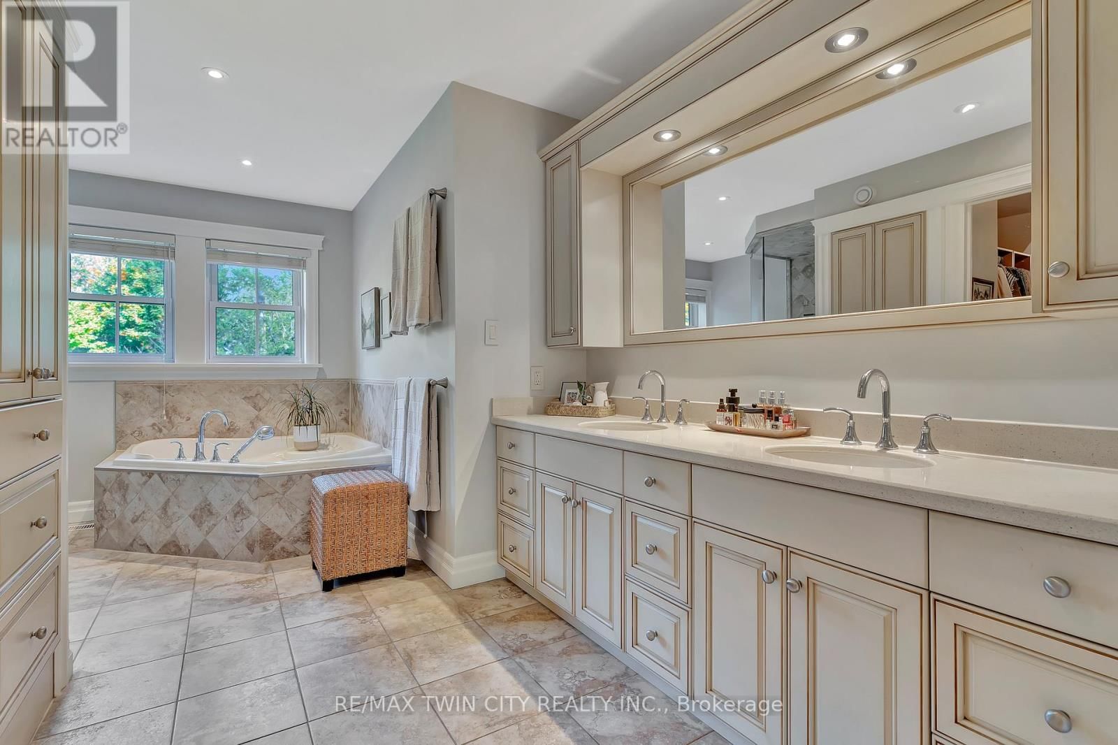 3667 OLD BEVERLY ROAD Image 24