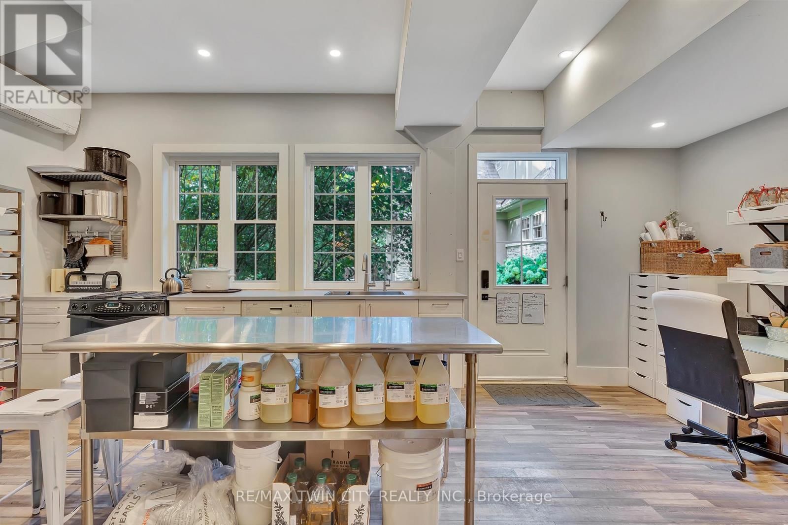 3667 OLD BEVERLY ROAD Image 34