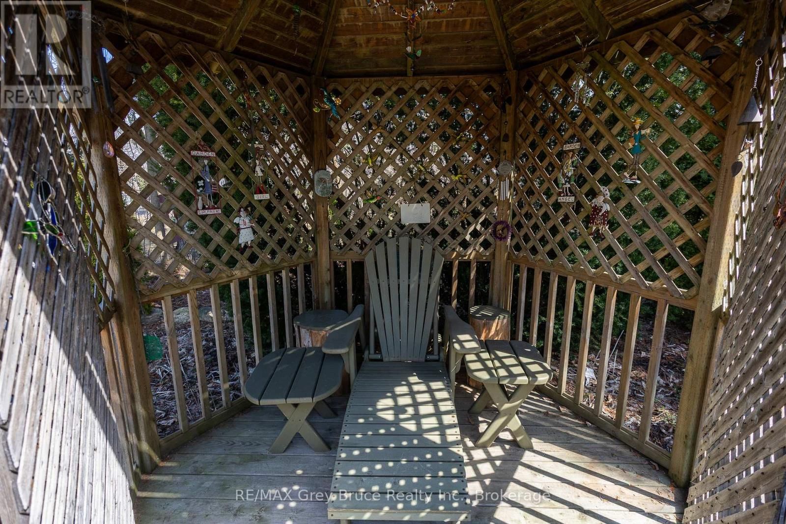 1075 6TH AVENUE WEST Image 38