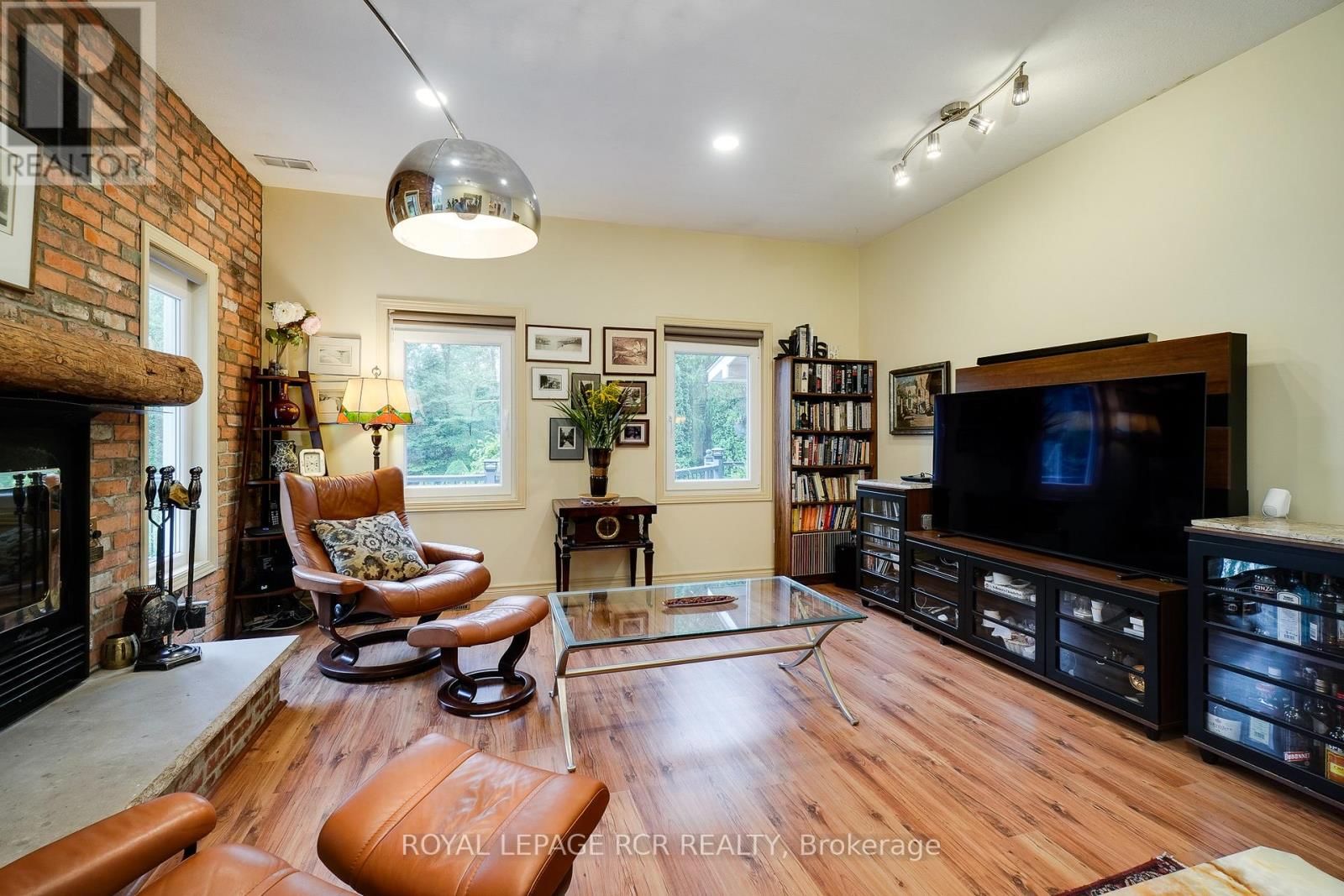 5823 EIGHTH LINE Image 23